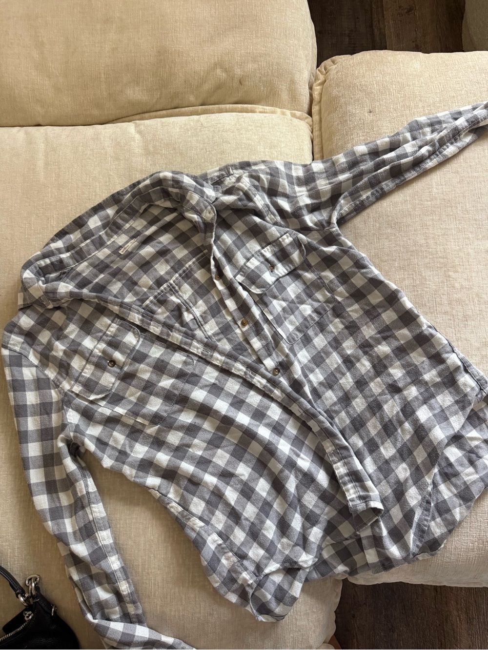 Hollister Women’s Grey and White Plaid Flannel